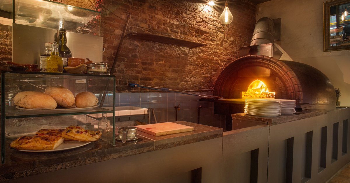 Your Tuesday calls for something simply, like our freshly baked goods. Simple, yet delicious. 🍞😋 #Artisan