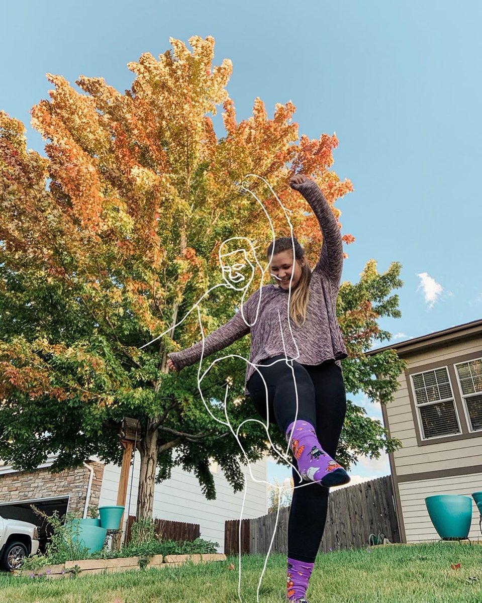Me when the leaves are changing 🍂 &amp; it's almost Halloween 🎃
#kbellsocks #funfashionalways
📸: <a href="/Kay3100/">Mikayla Masanetz</a>
.
.
.
#kbellsocks #funfashionalways #kbsocks #fallweather #fallfoliage #fallfoliage2019 #leafpeepers #halloween #halloweensocks #isithalloweenyet #halloweenseason