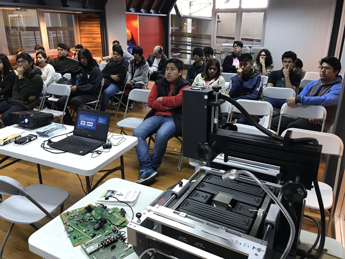 ElectroToolsArg's tweet photo. Arrancamos con las charlas de capacitación escuelas técnicas de CABA. Hoy: Procesos de Producción en SMD y Soldadura en Tecnologia BGA y reballing. https://t.co/yElMDTZZdG