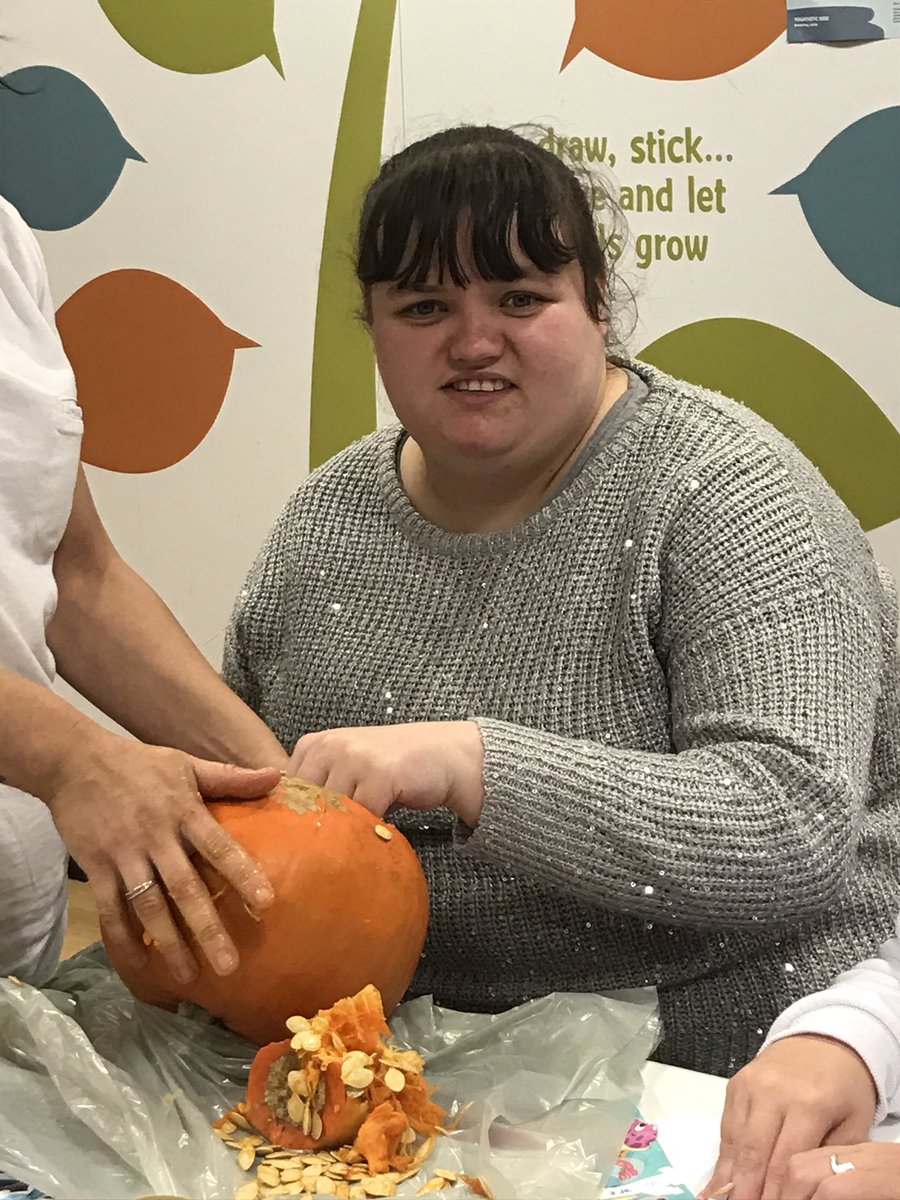 connectsnthlan's tweet photo. Pumpkin Carving! 🎃🍁🎃🍁 https://t.co/sJWgwNIqcc