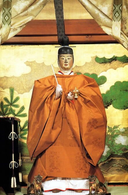 ちなみに本日、天皇陛下が正殿の儀においてお召しになられた黄櫨染御袍