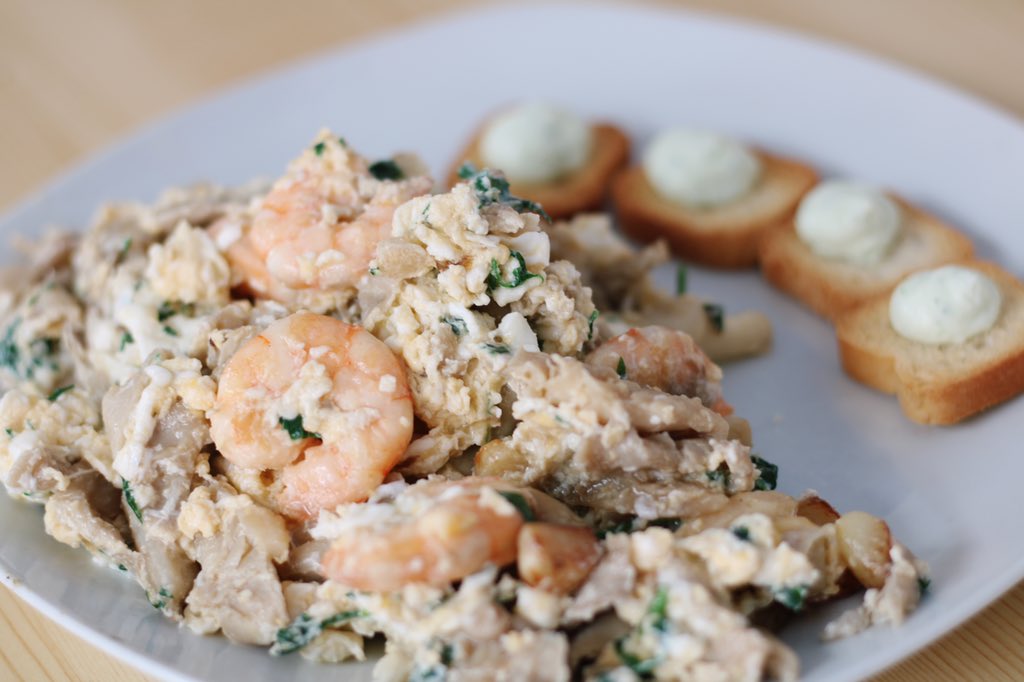 varaderoviejo's tweet photo. Este es nuestro revuelto de setas y gambas 🍤 ¿Te animas a probarlo? 

#VaraderoViejo #restaurante #experienciavaradero #LasGalletas #paella #pescadofresco #tenerifelicidad #saborcanario https://t.co/X4cgHYzIFq