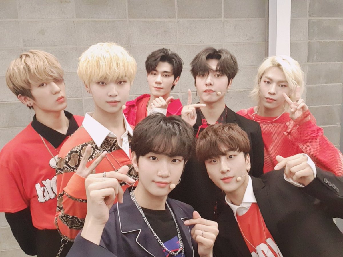 jflo_newkidd's tweet photo. [#뉴키드] 오늘 부산에서 팬 여러분 만나서 너무 설레고 좋았어요❤ 비도 오는데 팬미팅 함께 해주셔서 고맙고 감기 걸리지 않게 조심해요☺️❣ 우리 곧 또 만나용🙌

#Newkidd #뉴키드 #부산 #BOF #부산원아시아페스티벌 #FANSIGNMEETING #팬사인회 https://t.co/o4RD1Fw6rt