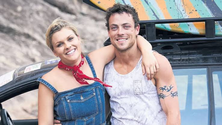 Kellylucasouth3's tweet photo. Dean and Ziggy must be protected at all costs! 

#HomeandAway @patricko_connor https://t.co/ls4EYFh9l2