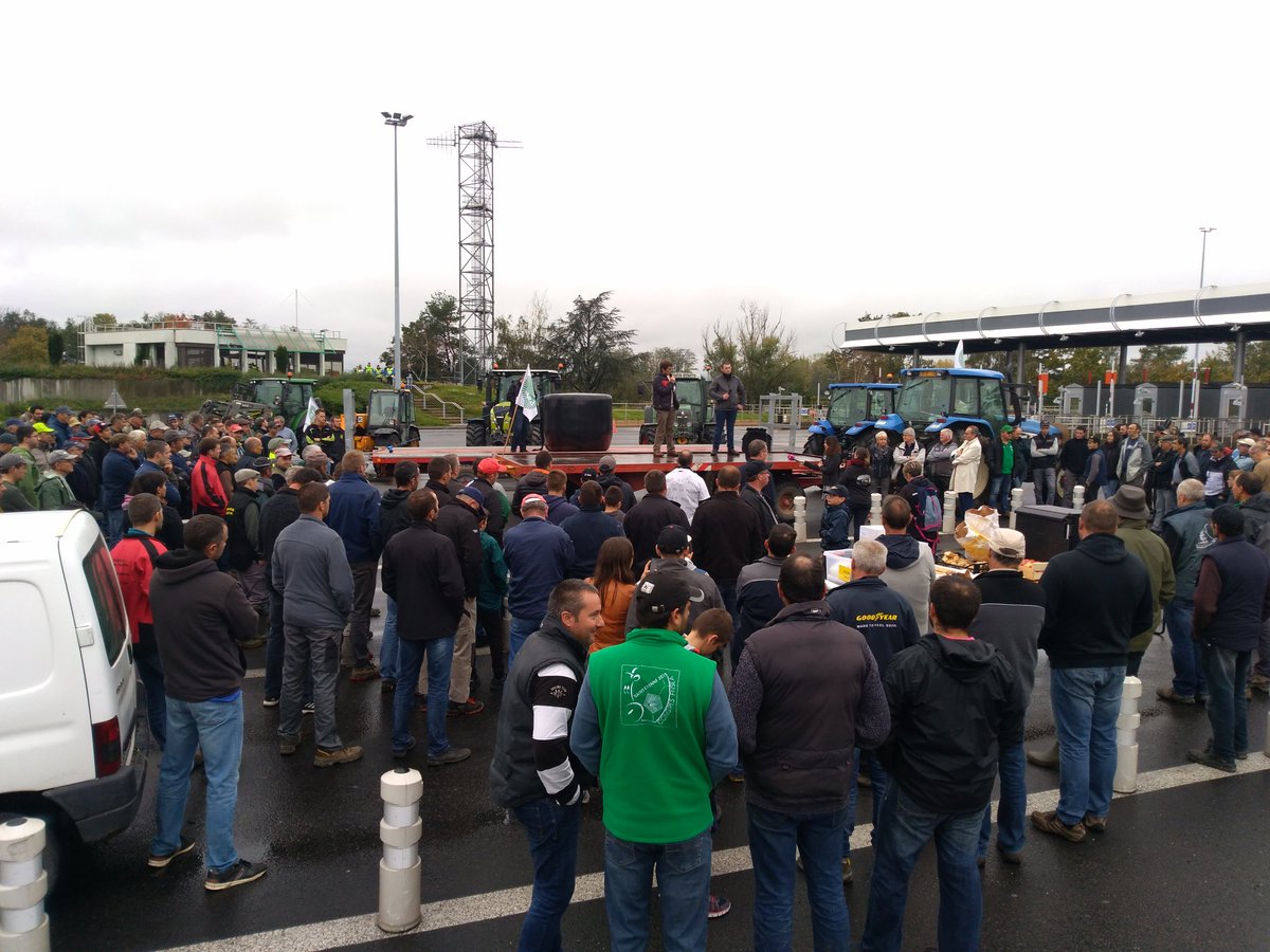 FDSEA de la Loire tweet media