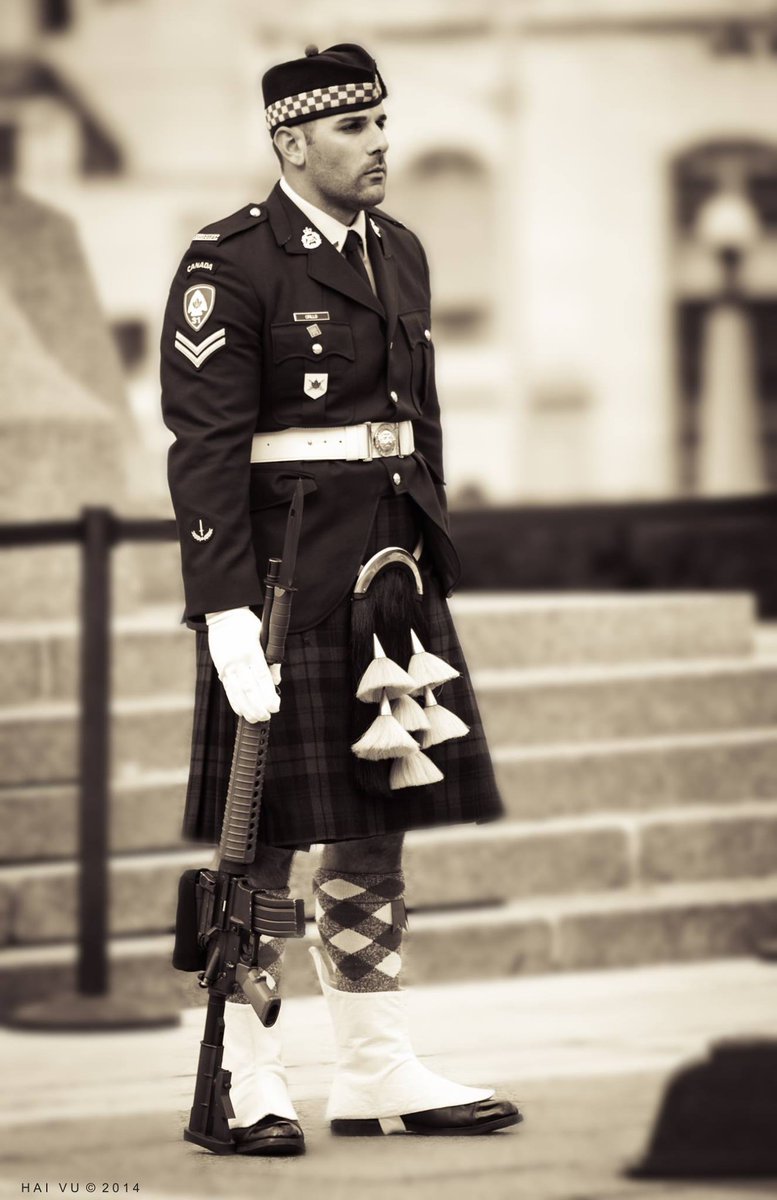 WoundWarriorCA's tweet photo. Today we pause and remember the service and sacrifice of Corporal Nathan Cirillo, killed 5 years ago while standing sentry at the National War Memorial, and Warrant Officer Patrice Vincent, who was run down two days before the Parliament Hill shootings. We will remember them. https://t.co/8gyxgmKtI3