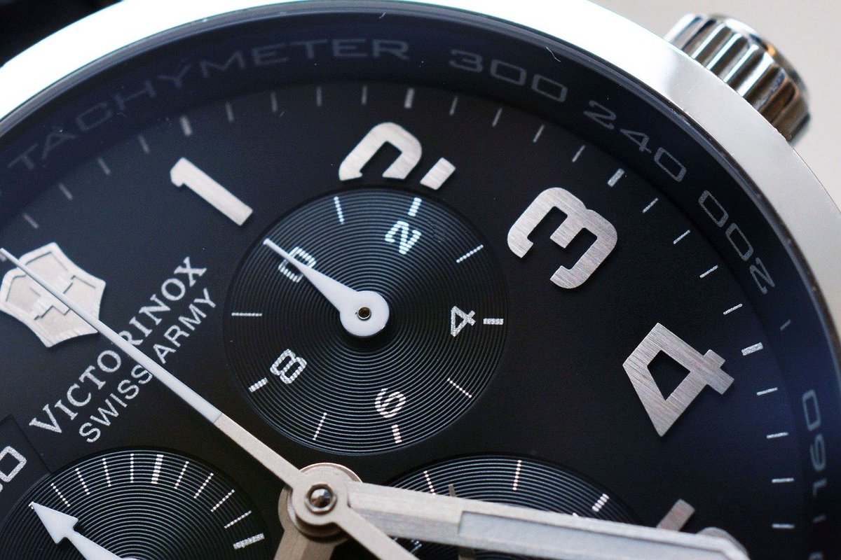 ClicksWatch's tweet photo. Check out a Victorinox review, and a very short history lesson at https://t.co/Cs5zWfKe65

Hope you like it @SwissArmy 

#wristwatch #Mensfashion #watches  #VICTORINOX https://t.co/ORecgdWwn8