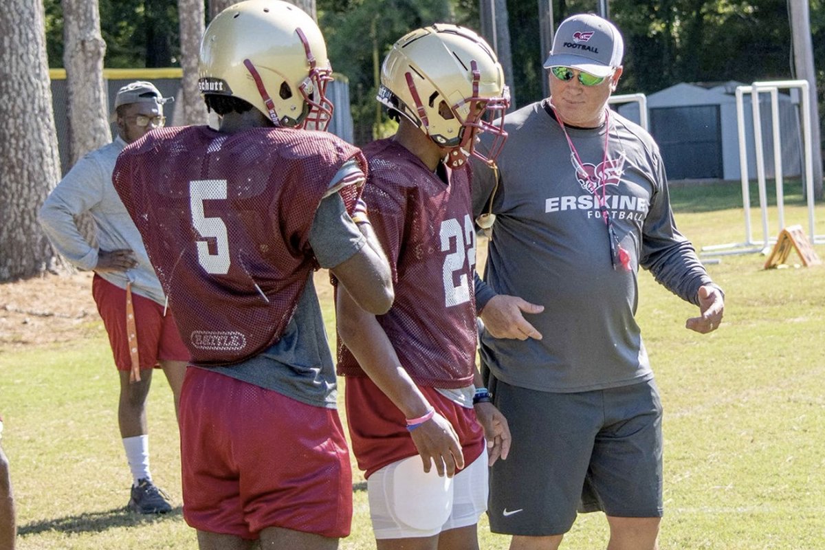 FleetFB's tweet photo. Leaders.π©οΈπ #thefleetway #frstclass @ErskineCollege https://t.co/r35tjIWNis