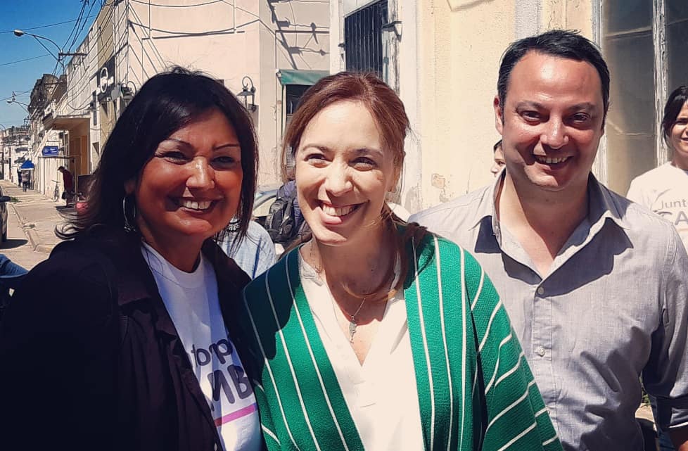 ClauDeLellis's tweet photo. EN PROVINCIA NO HAY SEGUNDA VUELTA❗❗

El próximo domingo acompañemos con el voto a  @mariuvidal Gobernadora y a
Francisco RATTO @rattofranc
Intendente de San Antonio de Areco!!

#SiSePuede
#RattoIntendente!!
#JuntosPorElCambioBoletaCompleta
#MariaEugeniaNoSeVa https://t.co/gGgzp6lJZS