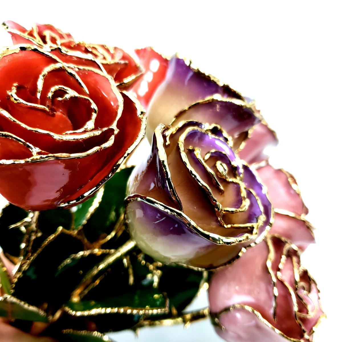TheForeverRose's tweet photo. A customer's beautiful Forever Rose bouquet! 🌹🌹 https://t.co/qjLVGMOflO https://t.co/WWra3uchHR