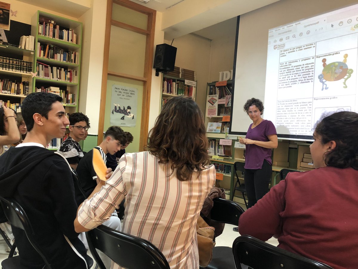 eliesaricel's tweet photo. Primera reunión de trabajo de los embajadores. 🚲🚲　Se pone en marcha el proyecto @STARSdipgra en el IES Aricel con la colaboración de @dipgra  y @aytoalbolote.
#sostenible #bicicleta #proyectoSTAR https://t.co/XVtpIxDvyY