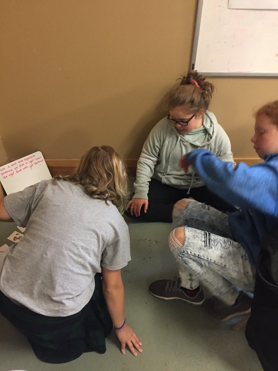 squad6_OOB's tweet photo. Morning reflection and goal-setting! #oobschools #campkieve https://t.co/iMgV4H7WE8