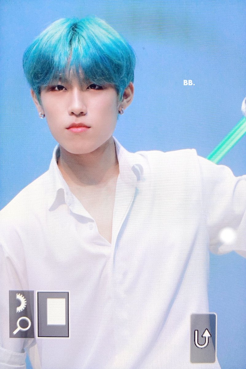 Babybird_lo's tweet photo. 191022 누가 봐도 광선검이긴 한데 우진이가 야구래면 야구인 거야

 #박우진 #parkwoojin #AB6IX https://t.co/OZK8r9PdXR