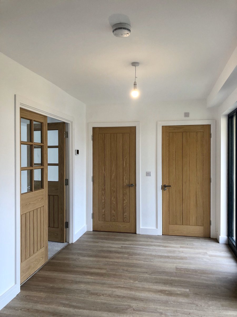 ASellarsDec's tweet photo. A recent #refurbishment project completed for a regular client in #Yatton. We carried out the external and internal #decorations of the Former Prince of Orange pub into 3 &amp; 4 bedroom village cottages. https://t.co/8Do10JZ3fJ