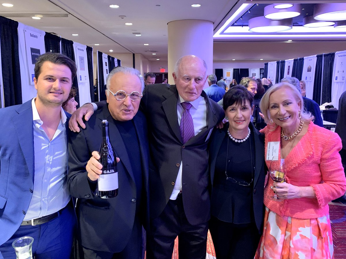 The Olypics of world #wine in a few clicks.
(George Gellert, CEO of Gellert Global Group; Pierre Lurton, CEO of Chateau d'Yquem, Cheval Blanc and Marjosse; The Gajas, Giovanni-Angelo-Lucia)
#NYWE2019 #NewYork @AllegriniGroup