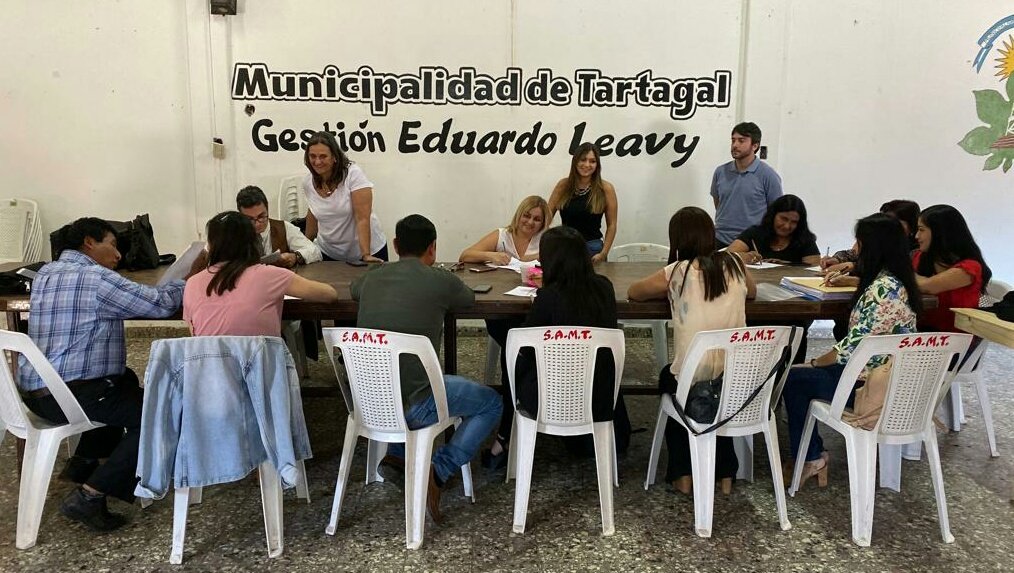 MdeGobierno's tweet photo. #BuenMartes Mediadores comunitarios de Tartagal, Salvador Mazza, Santa Victoria Este, Aguaray, Mosconi, Embarcación, Colonia Santa Rosa, Orán, Isla de Cañas y Los Toldos #Salta fueron evaluados hoy. La Secretaría de Justicia está a cargo del proceso. https://t.co/RDWaom7RjY