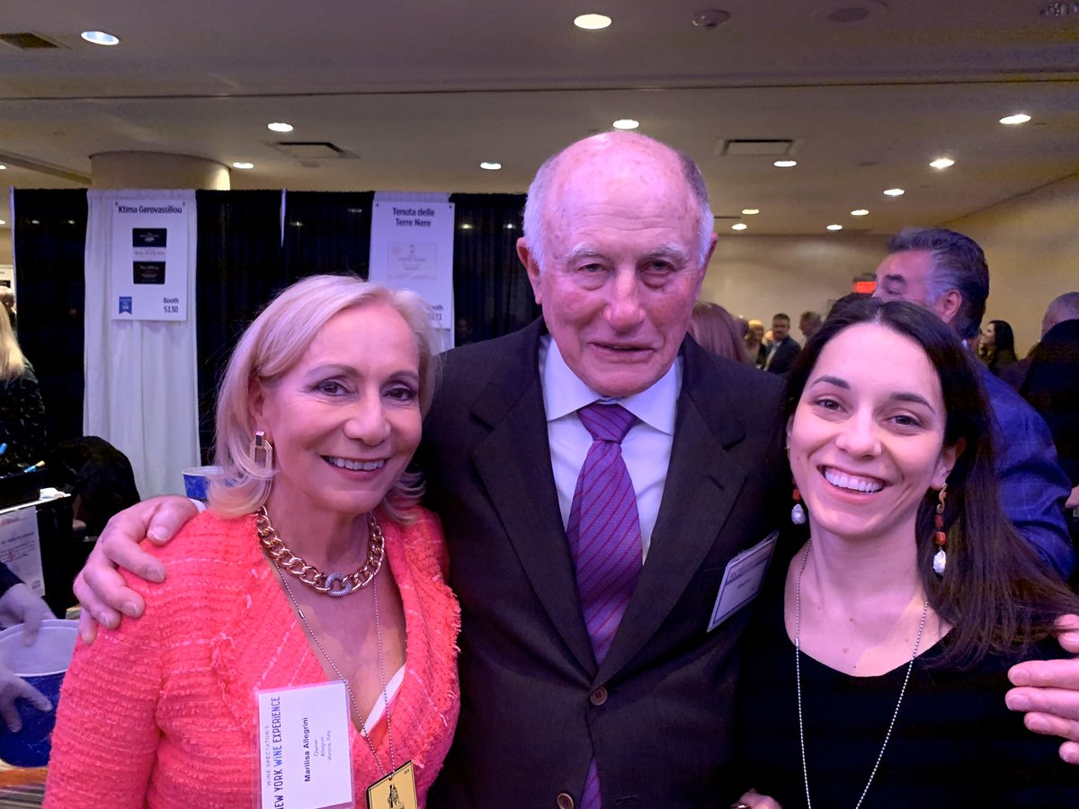 Other memorable meetings at #NYWE2019.
(Franco Conterno, Aldo Conterno winery; The Farinettis; George Gellert, my daughter Caterina and me)
#NewYork <a href="/WineSpectator/">Wine Spectator</a> @AllegriniGroup
