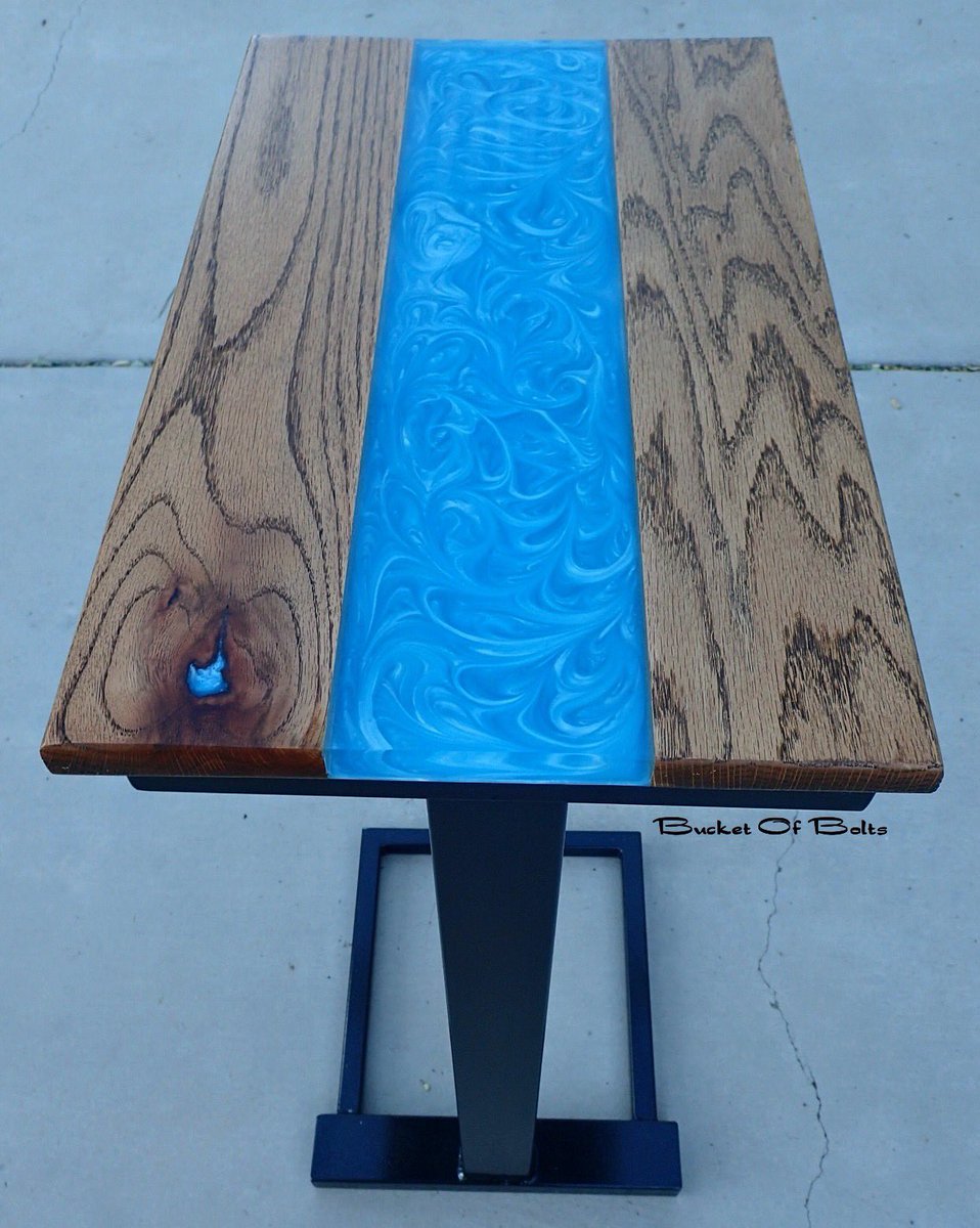 BucketObolts's tweet photo. Finished up this drink stand. Here's a few photo's with some indoor and outdoor lighting.
Really pleased with the outcome on this! This is available. #Ctable #DrinkStand #Epoxy #RedOak #ResinTable https://t.co/FUKdT5ZpVD