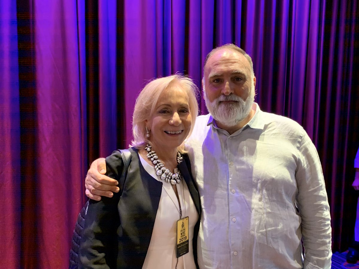 How terrific to meet again <a href="/chefjoseandres/">Chef José Andrés 🕊️🥘🍳</a>, Chef and Owner of ThinkFoodGroup!
A real showman!
#NYWE2019 #NewYork <a href="/WineSpectator/">Wine Spectator</a> @AllegriniGroup