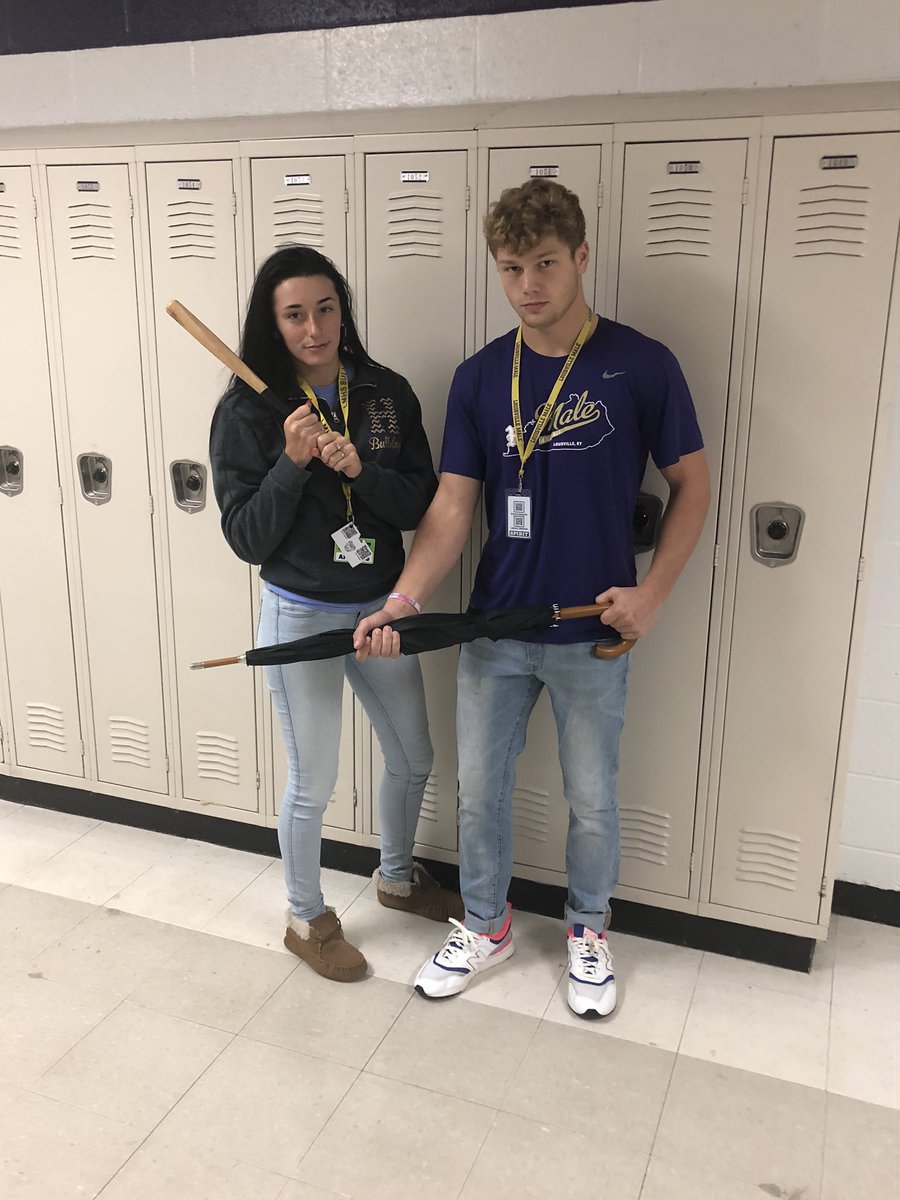 MrCathey21's tweet image. Office Aides are always lurking...
They’re my newly trained ninjas, Bounty Hunters traversing the trails of Dear Ole High School...bringing any and all violators to ‘The AP Office of Justice’ 🤣😂🤣
#BountyHuntersFlow #ForTheH #MakeWorkFun #DemDawgs #KylieAndHutchGotOurBack