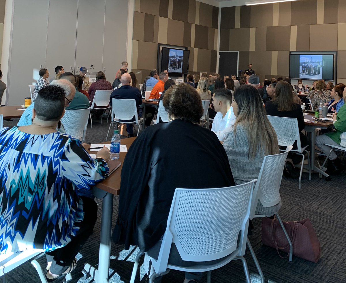 diannegthompson's tweet photo. Packed house @SanJacCollege attending Community College PetroChem Initiative CTE Fall Seminar. @CluteCougars #FromHereAnythingisPossible https://t.co/4DvnvDItCd