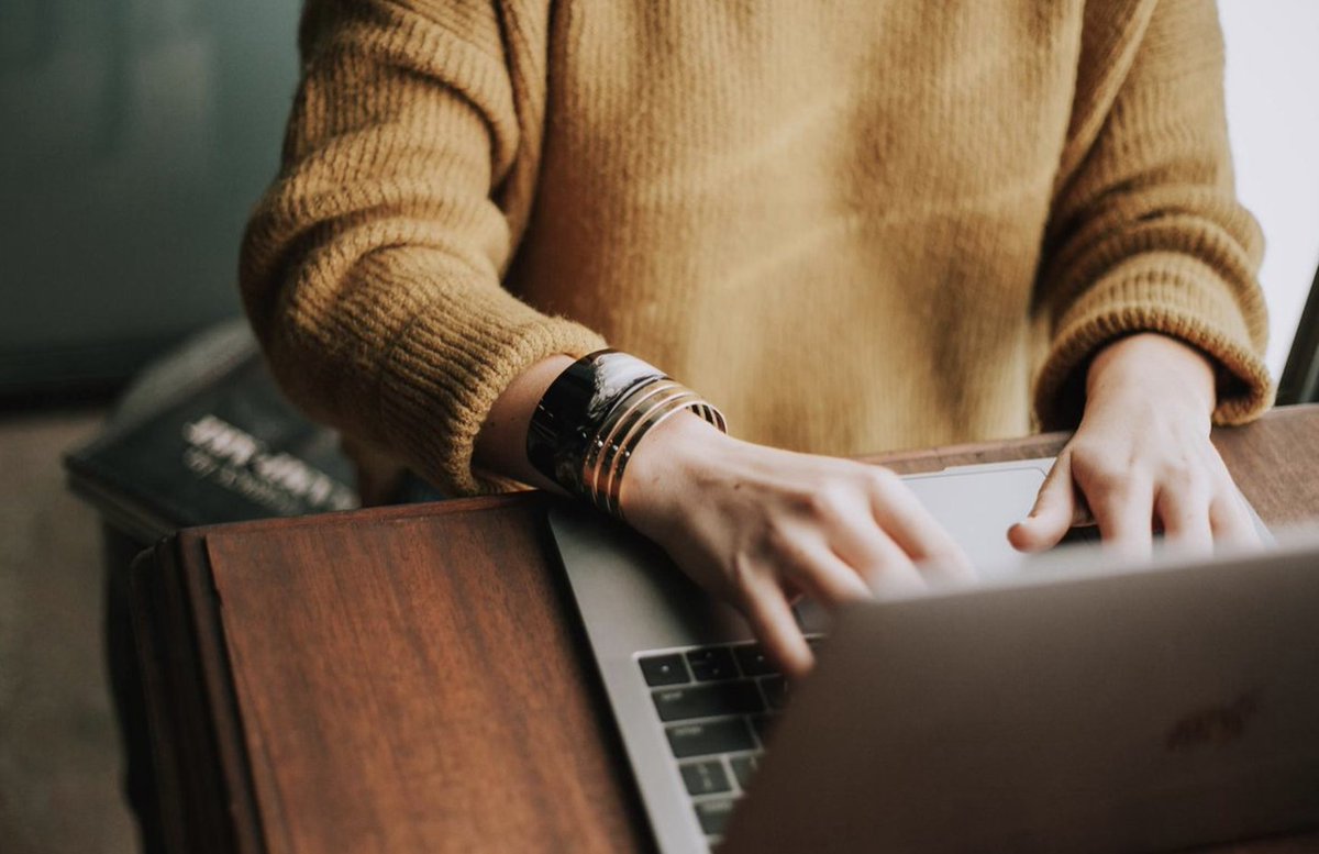 STAGsocial's tweet photo. Great #content isn’t pushy. It is useful, though... It’s the #blogs and #news you put on your #website, it’s the guest posts with #backlinks you do for high ranking #websites. It’s consistent. It takes time to produce, but it’s worth the effort!!! https://t.co/btrsWtCdl1 https://t.co/W4ITmovdyi