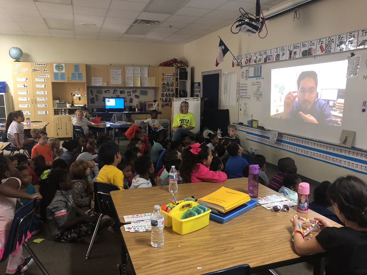 moore_7250's tweet photo. First graders skype with a scientist as they learn about innovation! @HuffmanHawksPYP @Mrs_Salamanca #huffmanpyp https://t.co/jyVZePL5Ba
