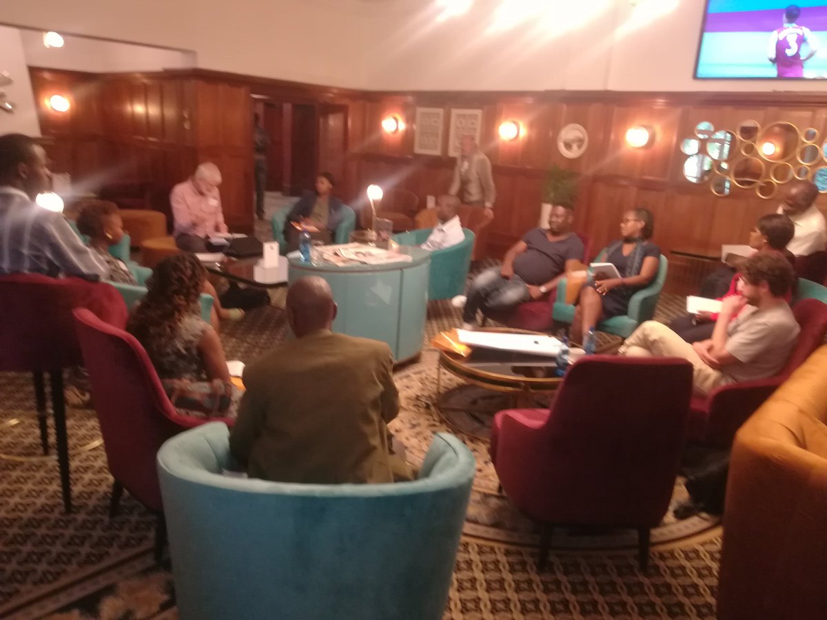 benchmarks16's tweet image. Breakaway groups
- Key principles informing ways to build a radical transion. To present 3 principles per group

*Community and Labour
*Business and Government
*Civil society
*Academia

#MiningAndClimateCatastrophe