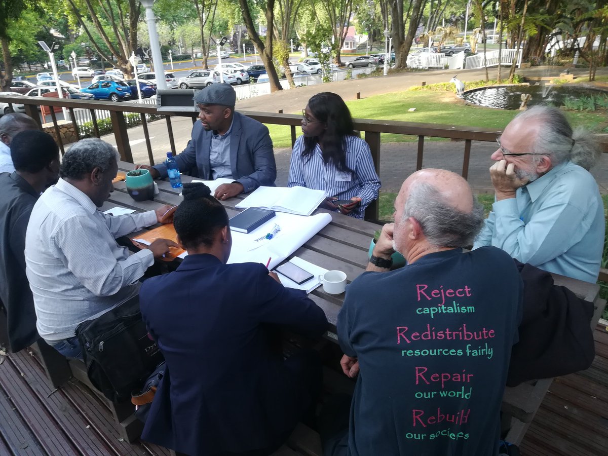 benchmarks16's tweet image. Breakaway groups
- Key principles informing ways to build a radical transion. To present 3 principles per group

*Community and Labour
*Business and Government
*Civil society
*Academia

#MiningAndClimateCatastrophe