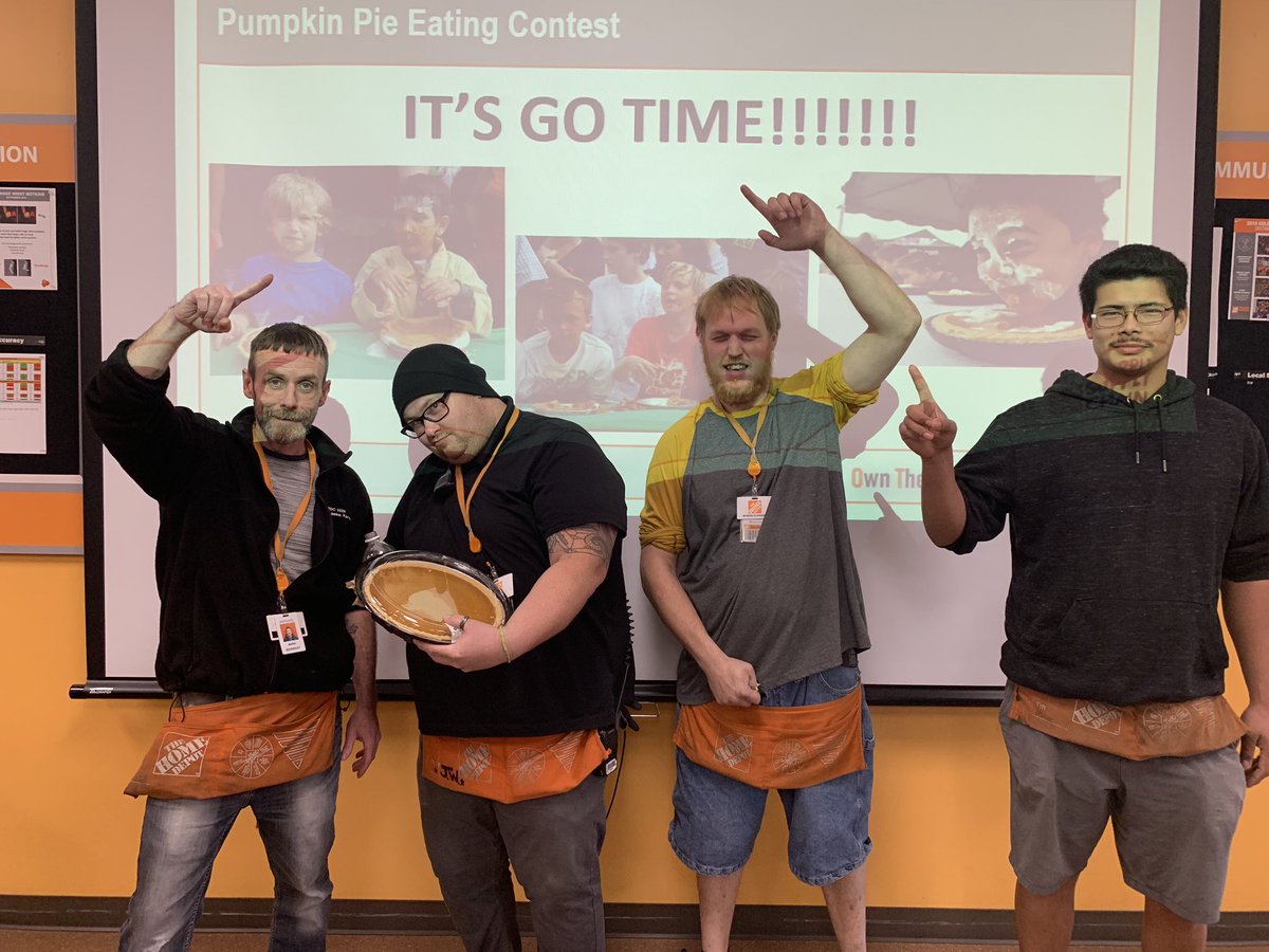 Jacque69807877's tweet photo. RDC 5024 pumpkin pie eating contest! https://t.co/f4dUeUNGuv