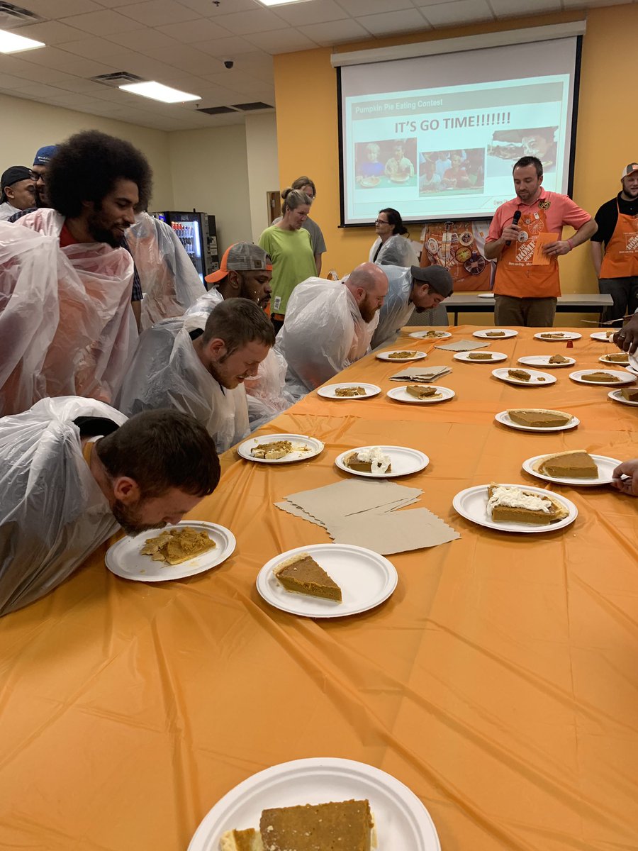 Jacque69807877's tweet photo. RDC 5024 pumpkin pie eating contest! https://t.co/f4dUeUNGuv