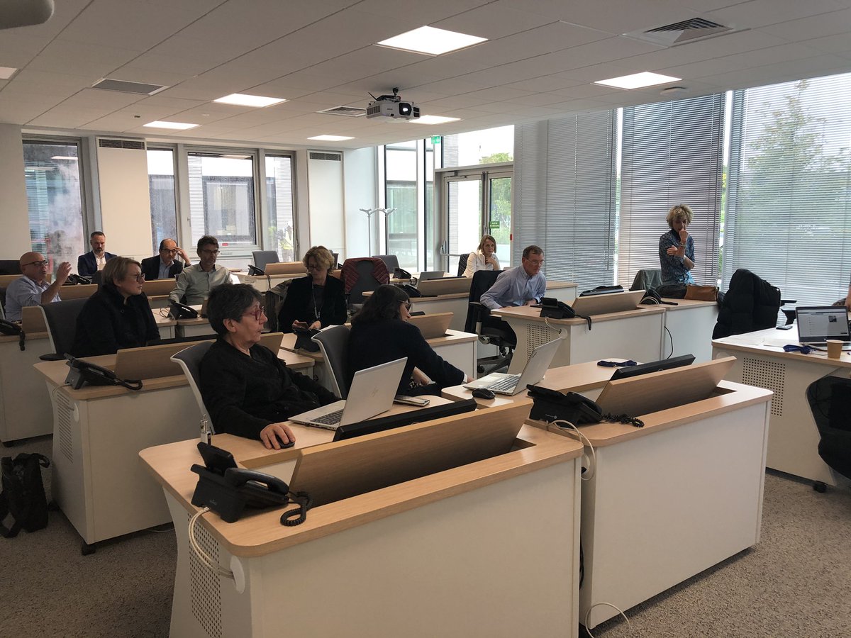 AlizeeBouzerd's tweet photo. 4��me et dernier atelier présence numérique à #axa Isneauville. Un plaisir de partager et de retrouver les agents pour les sujets #Gmb #googlemybusiness #reseauxsociaux #LinkedIn #Facebook Partage &amp; découvertes au RDV. Merci à tous ! @EricP_AXAOuest @lopez_jerom #axaouest https://t.co/DGcWvdQKIS