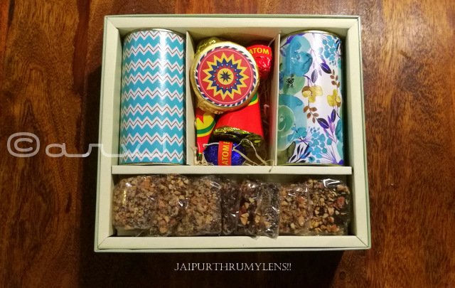 What are you gifting this Diwali? Are you battling with Mithai Vs Chocolate Dilemma? Read wp.me/p5SGoW-7jQ
#Diwali #Diwali2019 #festival #shopping