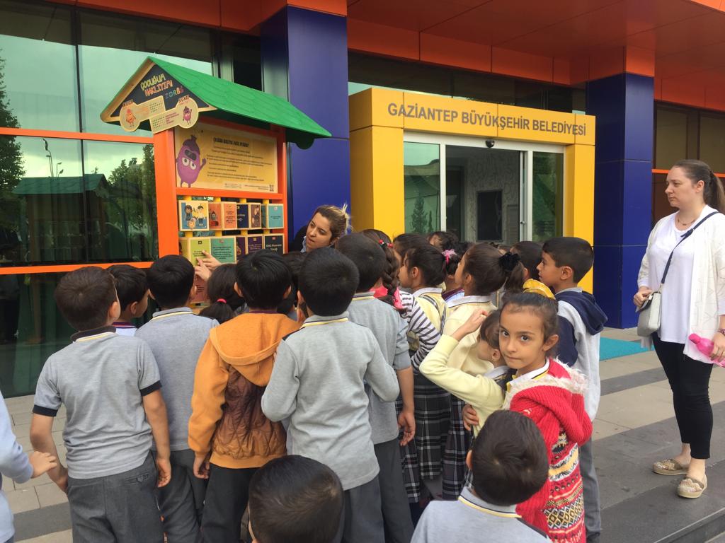 cocugumhakliyim's tweet photo. Children from Antep are learning their rights! #rightboxes #childrensrights https://t.co/ou34lxdt5M