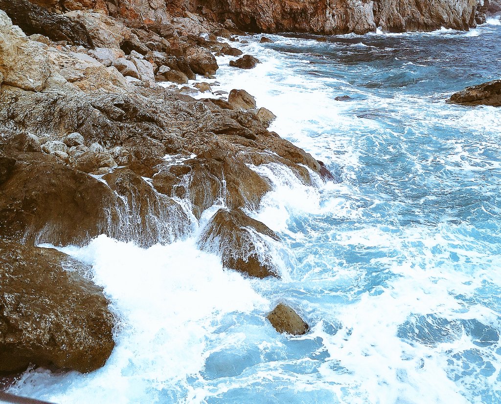 Ein #Gewitter #Sturm, lässt die Costa Brava  in neuem Glanz erstrahlen &amp;  schenkt #Zeit zum #lesen. Positiv denken - #kannich