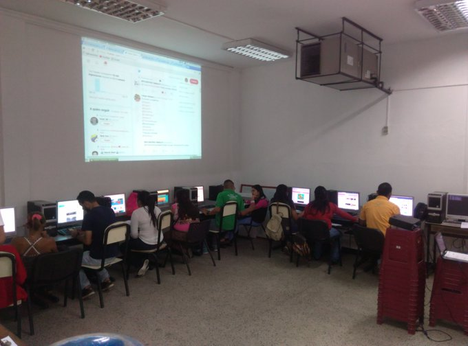 LISSETTEMEZA6's tweet photo. #InfocentroEnEnterate24 Formamos nuestros usuarios en herramientas que les faciliten la organización tanto colectiva como individual... @Cesarchirinosya @LuisLaRosaVE @InfocentroVe @rossym28 @freddy2605 @LISSETTEMEZA6 @JULIOLEONYARA @CarnetDLaPatria https://t.co/r2cBbi4q3P