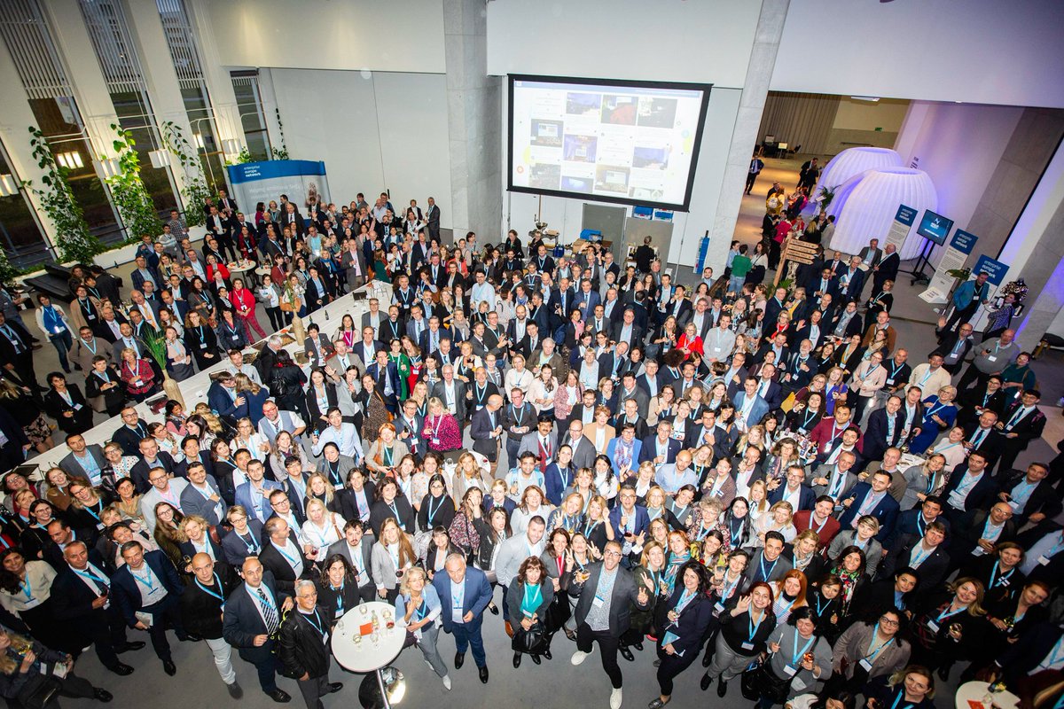 JGuerrier_EU's tweet photo. We're closing the @EEN_EU annual gathering. The Network is a crucial link in the chain for SMEs when it comes to providing #innovation support. Thank you for the discussions, for your feedback and see you next year! 
#EEN19 #EENCanHelp https://t.co/IjATd6dHxC