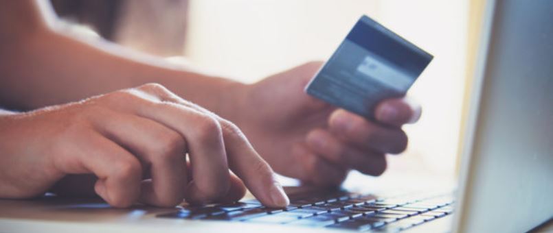 [#Cybermois] Certains sites de e-commerce proposent au moment du paiement d’enregistrer vos informations de carte bancaire pour faciliter vos prochains achats.  Cette pratique est-elle sûre ? 🛒💳🧐#cybersécurité ow.ly/3sBf50wRhmp