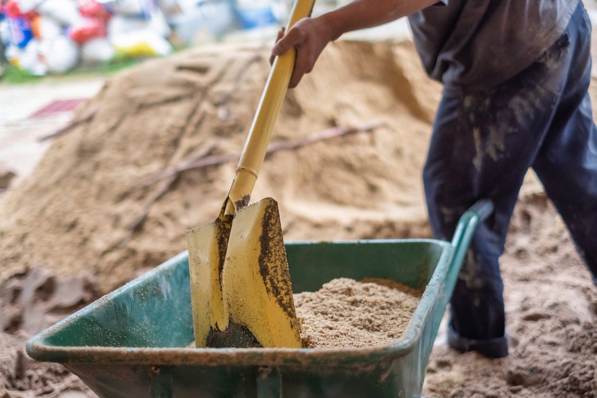 Are you looking to start your career in Groundworks? 
We have three Apprentice Groundworker vacancies!

🚗 Need to be able to travel to Barry
💷 £160 per week

If you're interested then click here and express an interest today: bit.ly/2HMSfv5
