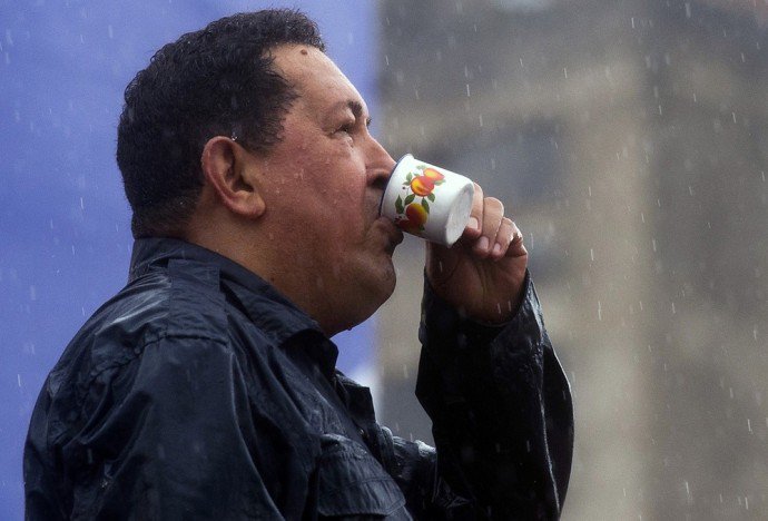 Բєℓ𝖎ʑ 𝕯𝖎α ☕️
#MotoresProductivosDePaz
#ModoActivo

#FrasesDeChávez: No podemos asumir las posiciones actitudes del clásico porder constituido. Se equivoca el Representante que se crea dueño de todo, "el dueño de todo es el Pueblo Venezolano".

<a href="/NicolasMaduro/">Nicolás Maduro</a> 
<a href="/Leonina_0108/">Dárcida Soto</a>