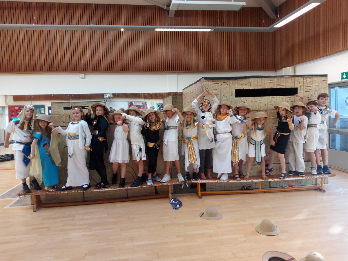 clevercogsMCR's tweet photo. We enjoyed seeing the children at Elmleagh Junior School in Bristol working together and having learning breakthroughs to beat the Tomb. 😁😁 

We love seeing the look on their faces when they break out 

https://t.co/RIAyrPS19Q https://t.co/raSyH0cDBK