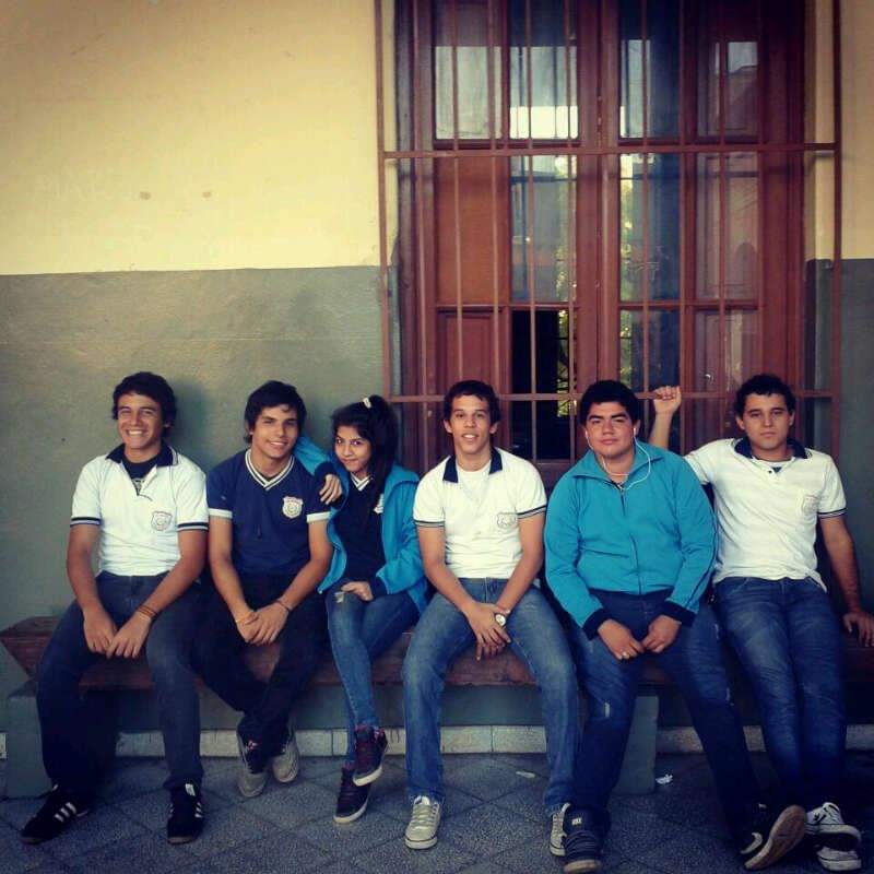 LaBandafc013's tweet photo. Hace 10 años entre 3 compañeros comenzó el sueño de ser una amistad para siempre. Nos toca despedirnos momentáneamente hermano querido. Nos regalaste goles, anécdotas y risas. Así te queremos recordar Eladio.
Te AMAMOS. Esta banda nunca te va a olvidar.

Atte: Tu familia ⚪🔴⚪ https://t.co/p6uKb6adKM