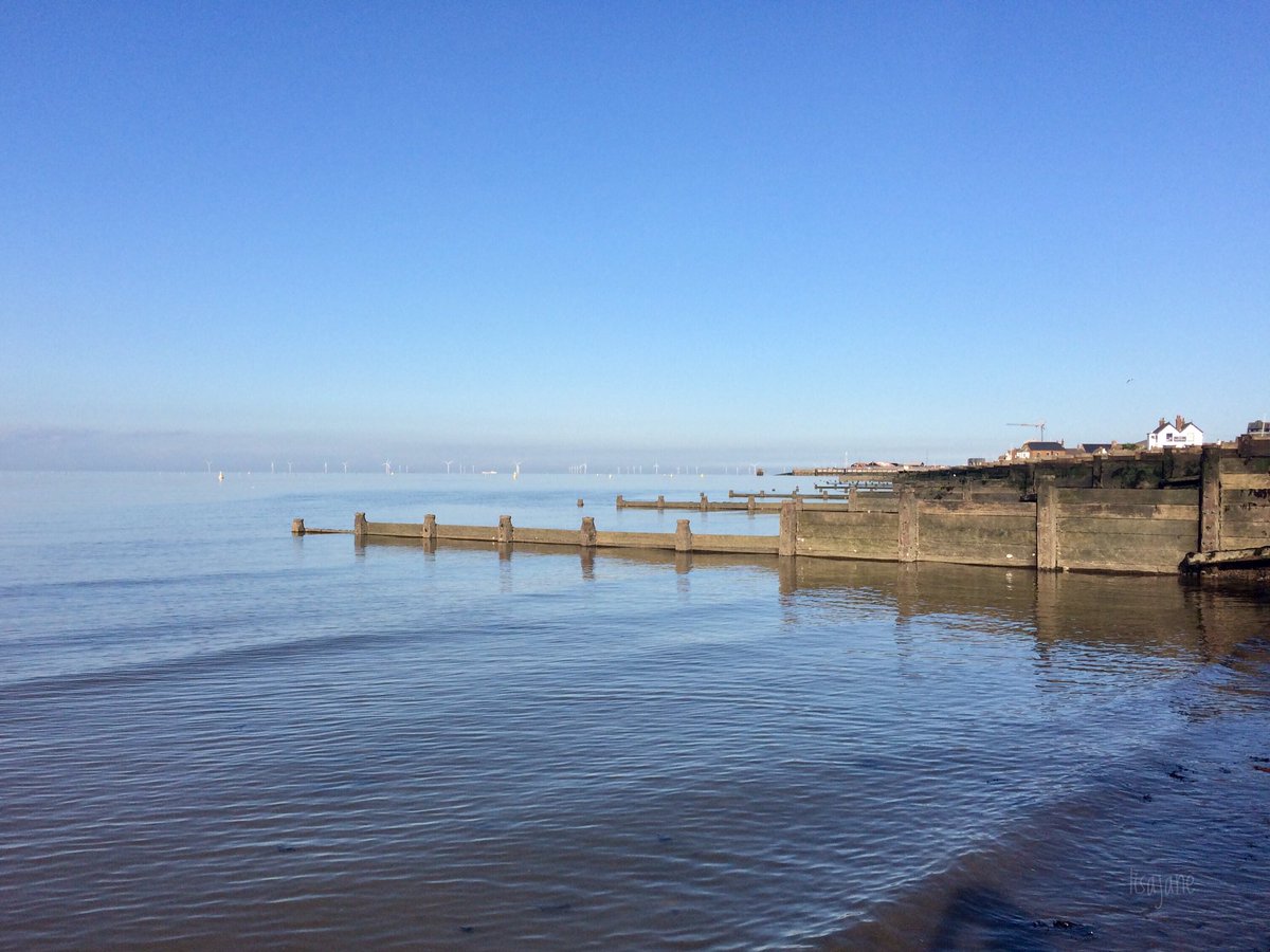 lisajluke's tweet photo. Beautiful day ☀️ #whitstable #kent #whitstablebeach #beach #coast #kentcoast #autumnsun #whitstablelive https://t.co/wTmIJRxtov