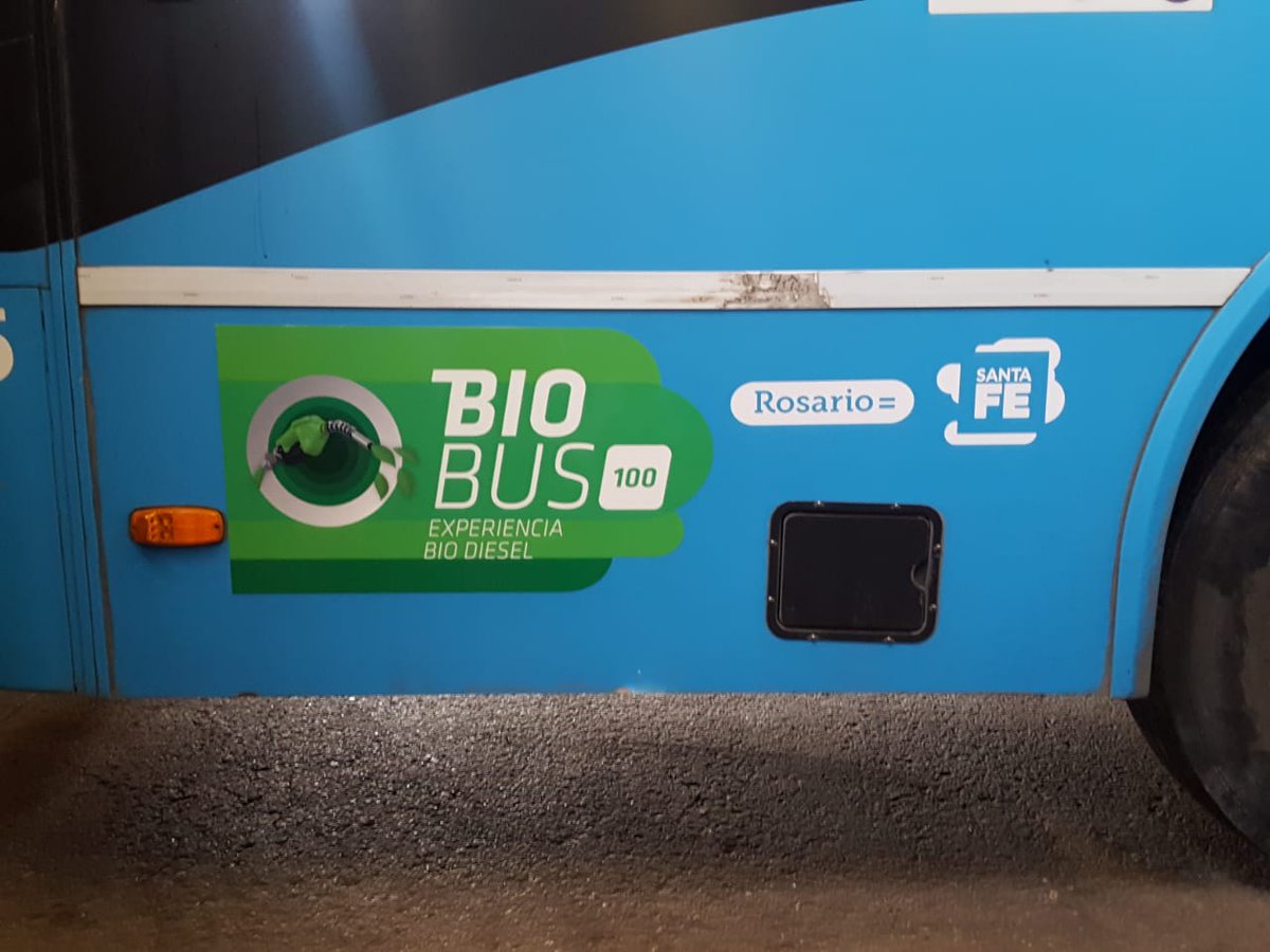 rigobisso's tweet image. Evolucion #BioBus
Junto a @IngGaribaldi recibimos a empresas de Transporte de Pasajeros 🚌 que estan funcionando con #B100 (100% #Biodiesel) 🌿♾
Suman más de 1100 colectivos de 1300 q funcionan hoy con #B100 en un parque total de 1800
Seguimos avanzando con #TripleImpacto 🛠🌎♻️