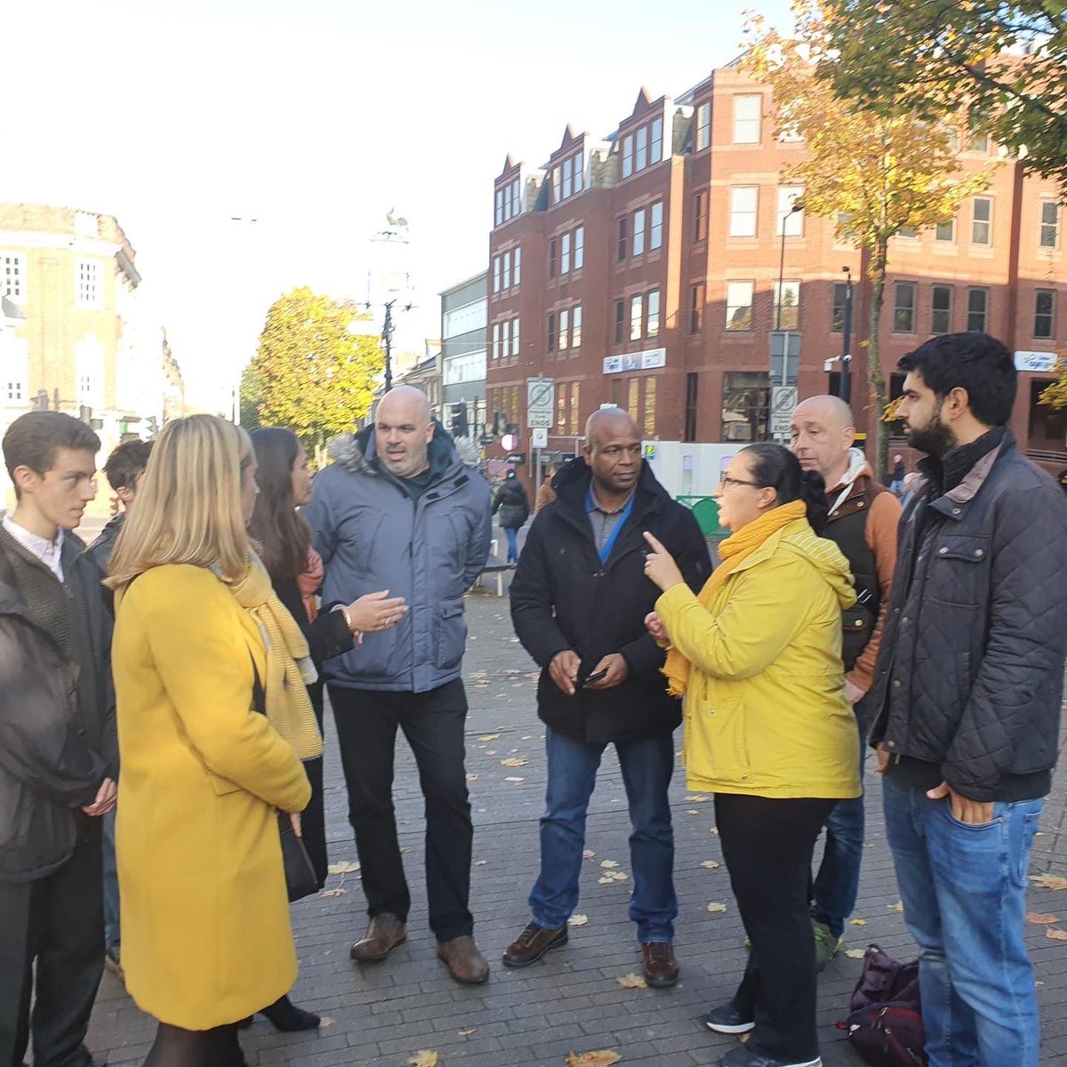 HinaBokhariLD's tweet photo. Great morning talking to Sutton Youth Engagement Officers with #WorcesterPark & #SuttonCentral Cllrs & @siobhanbenita.
Funding is needed to support their work but these officers recognise that crime prevention needs to start early & are working hard with primary schools. https://t.co/3RRPT9Ou43