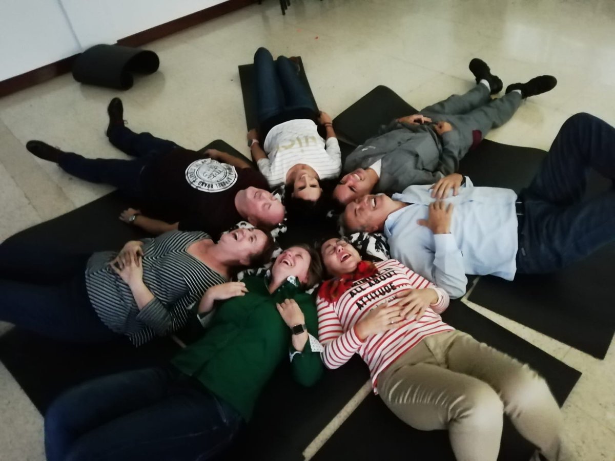 ArcelorMittalES's tweet photo. Empleados de ArcelorMittal #Etxebarri celebran la Semana de Concienciación sobre la #Salud con un taller de #risoterapia 😃 de la mano de Alas Propias - Neure Hegoak 👏👏 #HAP2019 https://t.co/vgHVTVrN6N