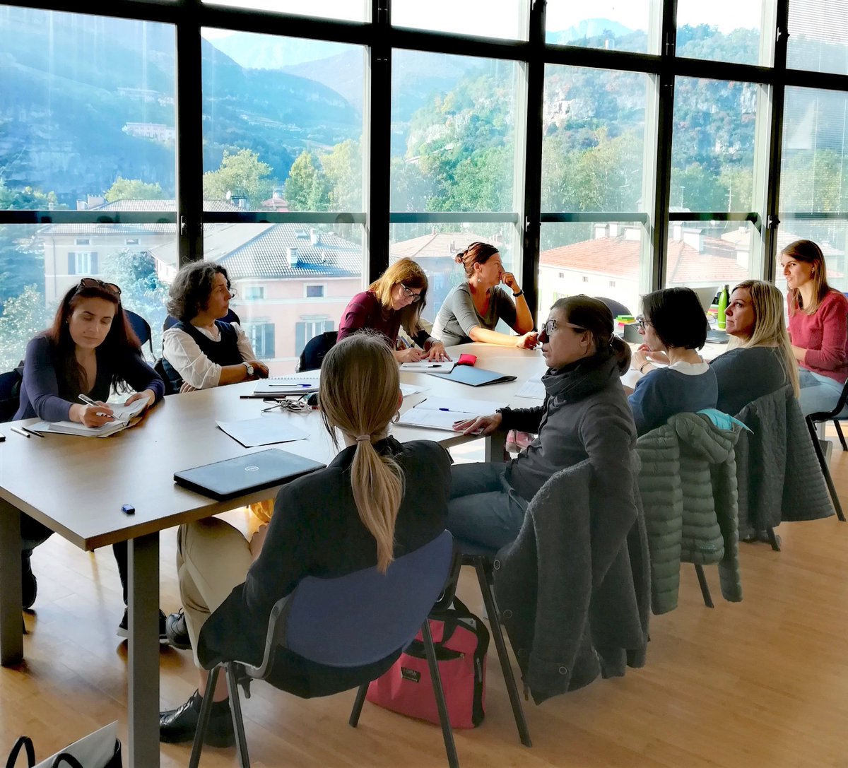 michelaventin's tweet photo. SERVICE DESIGN THINKING PER L'INNOVAZIONE DIDATTICA
#workshop by #DRLab https://t.co/rm6WXwc3aG #education #innovation #cocreation #servicedesign Well, we're off to a good start! https://t.co/on370w6m1C