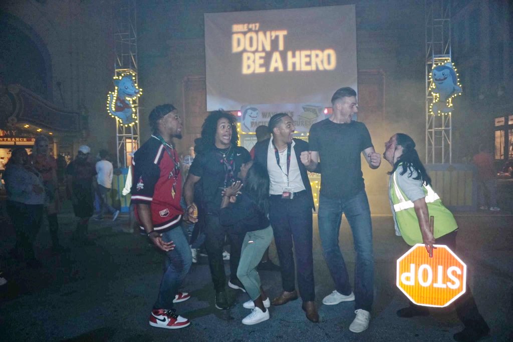Simone_Biles's tweet photo. halloween horror night ✔️ 

#HHN29 @HorrorNightsORL https://t.co/J8iCBsbtGT