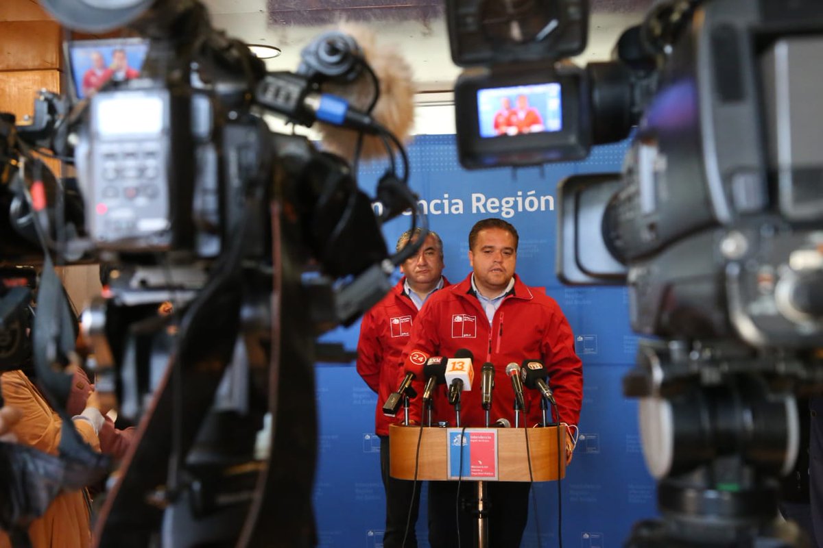 gorebiobio's tweet photo. 🔴El Jefe de la Defensa Nacional, Almirante Carlos Huber de @Armada_Chile, decreta toque de queda a partir de las 18:00 horas del día de hoy hasta las 06:00 del día miércoles 23 de octubre. https://t.co/QWexrkPhGd