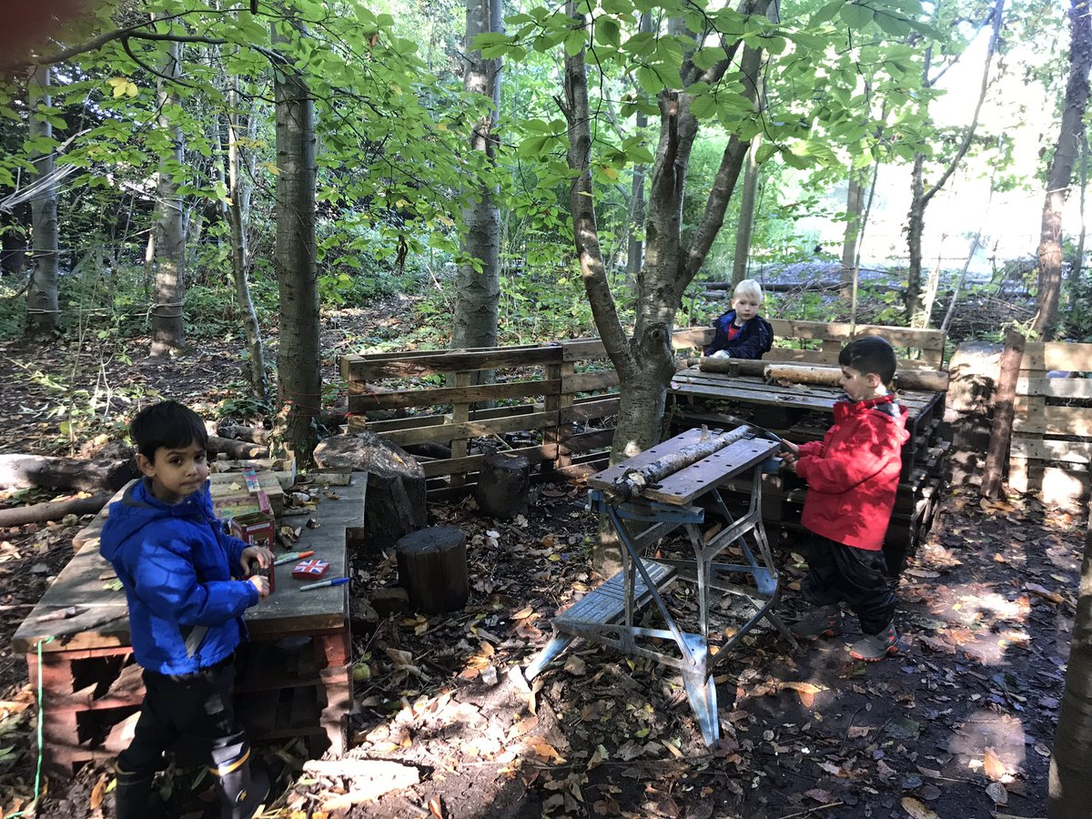 DanesfieldFS's tweet photo. Beautiful day for forest school, reception learnt all about fire this morning #popcornrocks @DanesfieldSchl @DanesfieldR https://t.co/7bUPI2F6KM